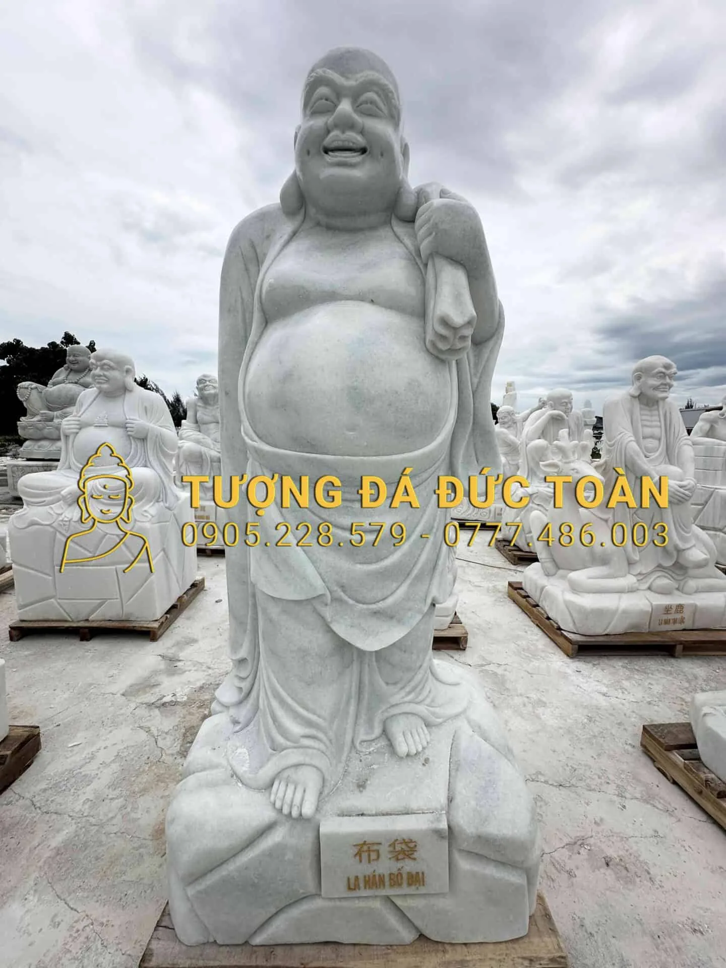 Tượng La Hán Bố Đại Cao 1,5m Đá Trắng PLH_55: Biểu Tượng Của Sự Hỷ Xả Và Tài Lộc