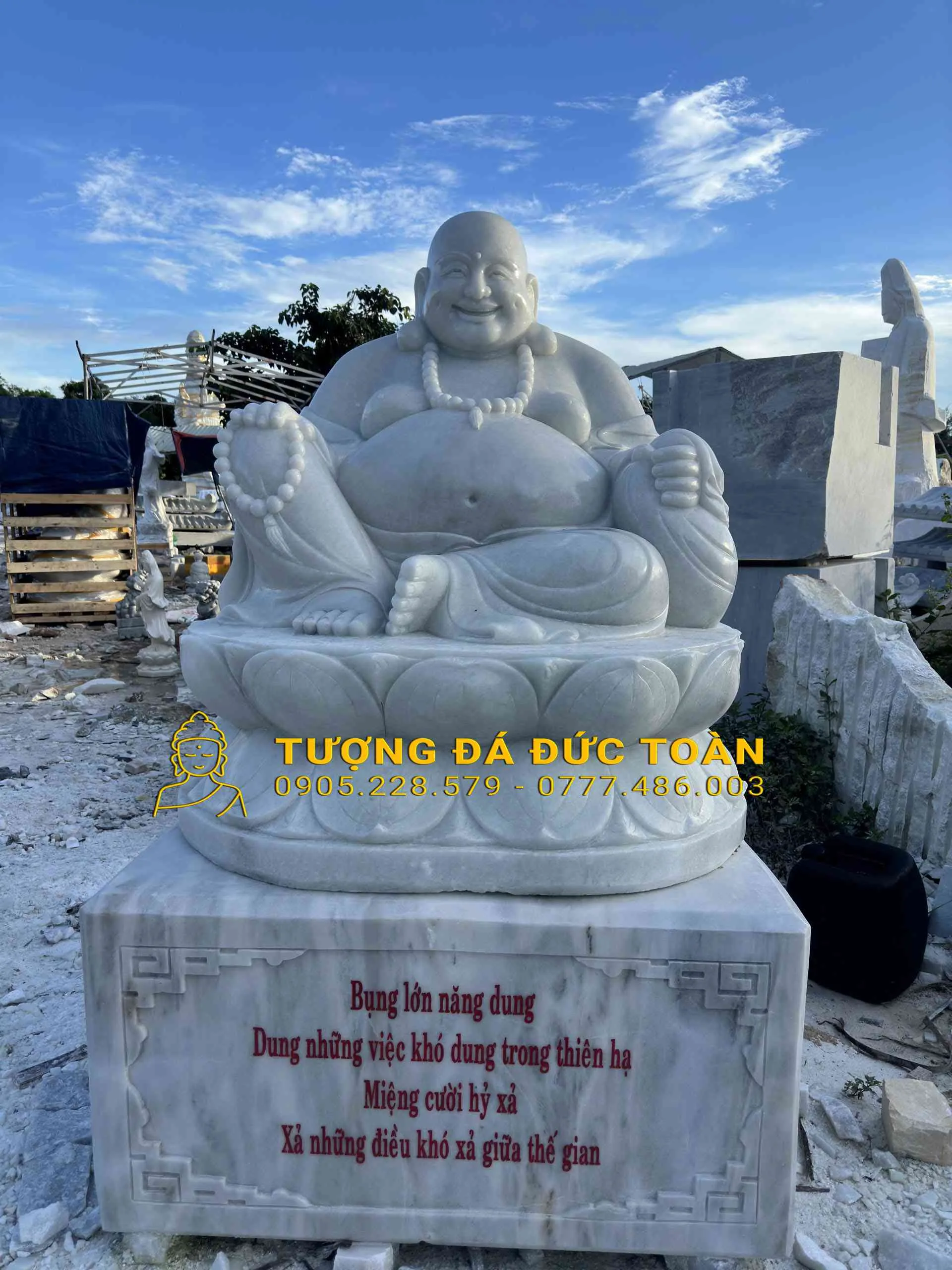 TƯỢNG PHẬT DI LẶC ĐÁ TRẮNG NGUYÊN KHỐI KÈM ĐẾ.