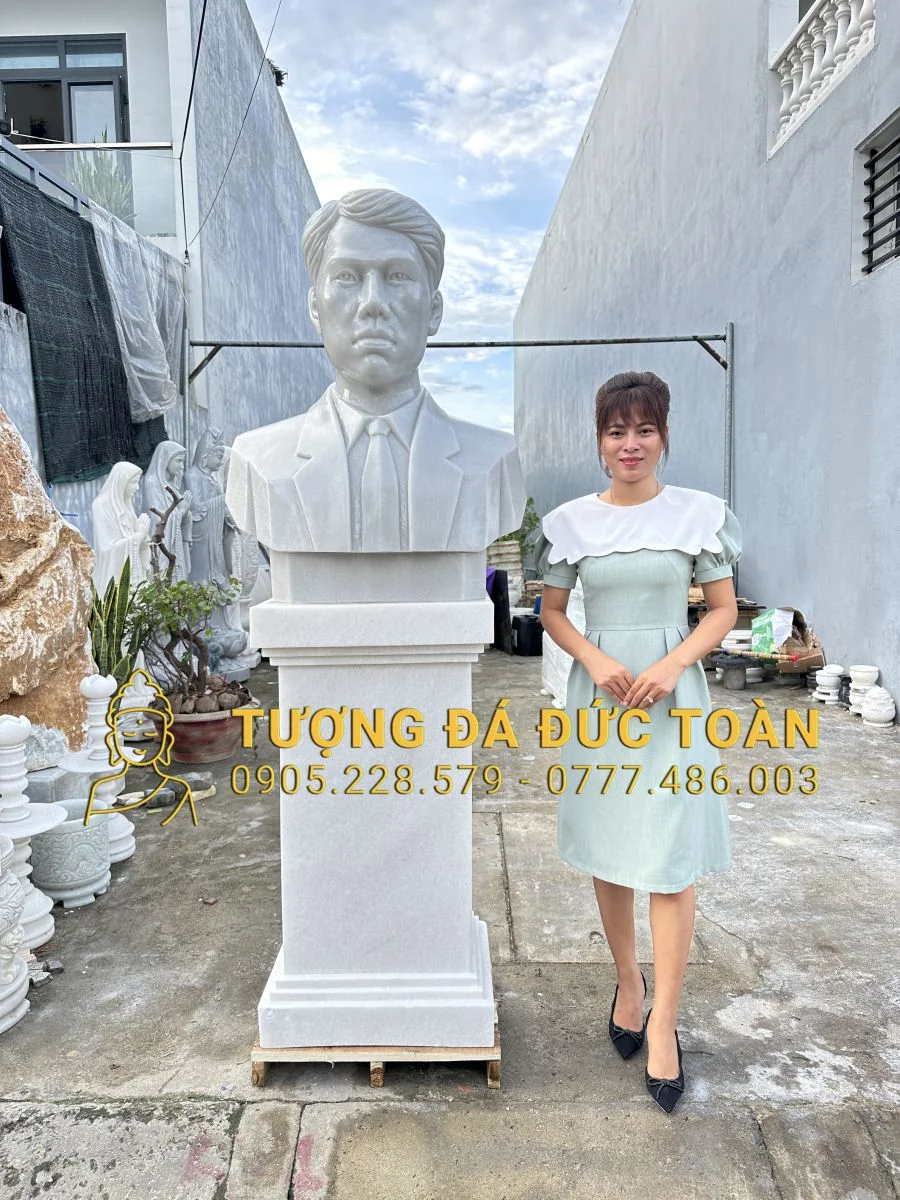 TƯỢNG CHÂN DUNG NHÀ CÁCH MẠNG TÔ HIỆU CAO 90CM