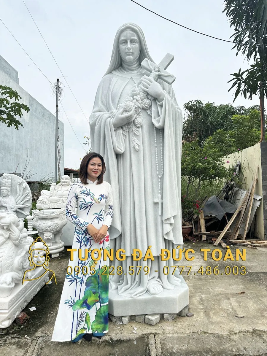 Tượng Thánh Teresa Bằng Đá Cao 3m CGD_22 – Biểu Tượng Đức Tin, Thánh Thiện & Vĩnh Cửu