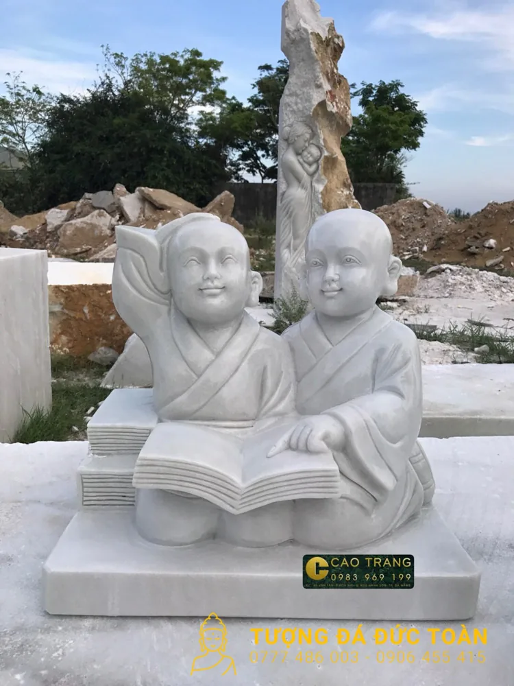 Tượng Hai Chú Tiểu Bằng Đá Cẩm Thạch
