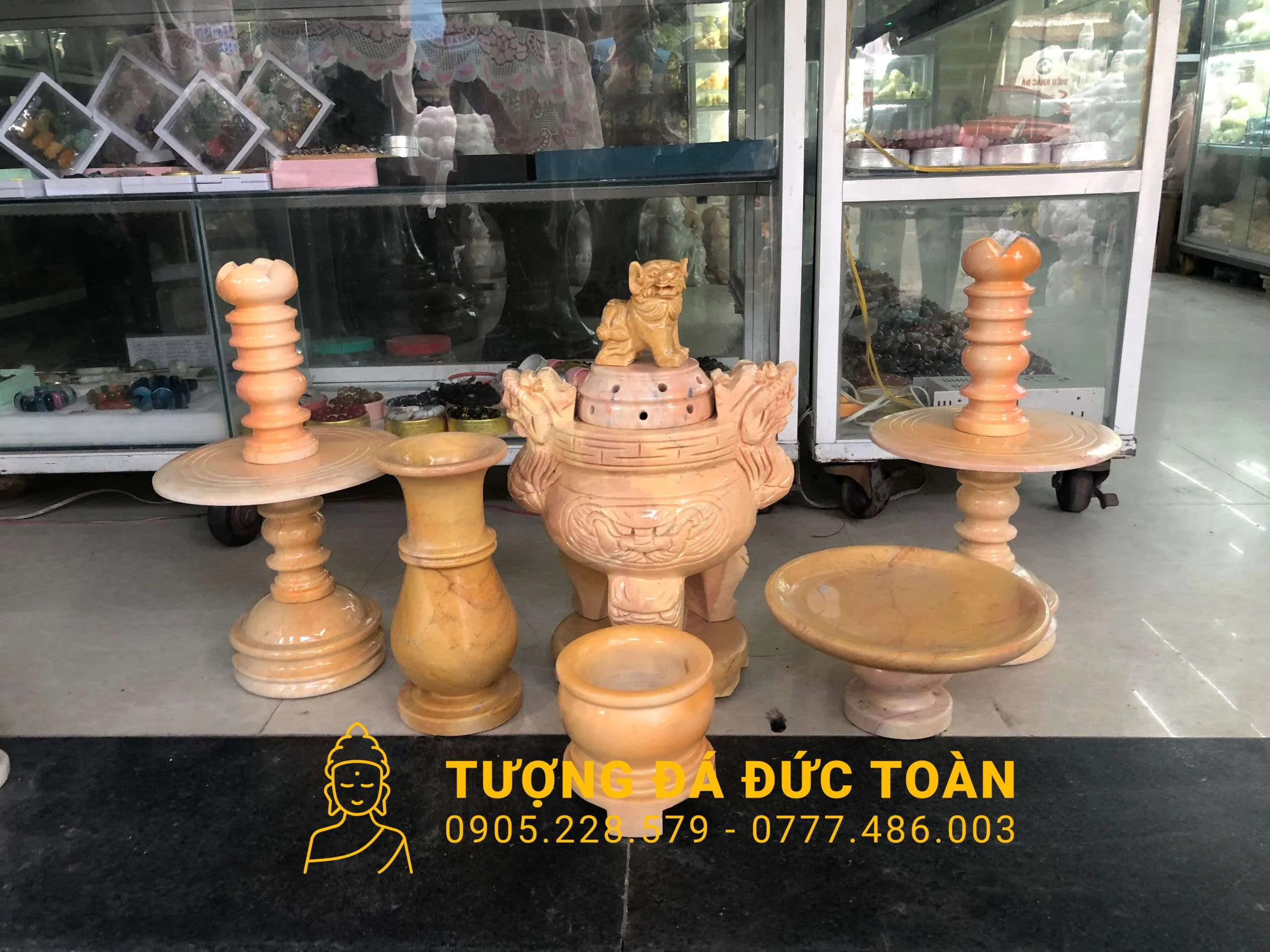Bộ Đồ Thờ Cúng Đá Cẩm Thạch Vàng – Sang Trọng & Chiêu Tài Lộc
