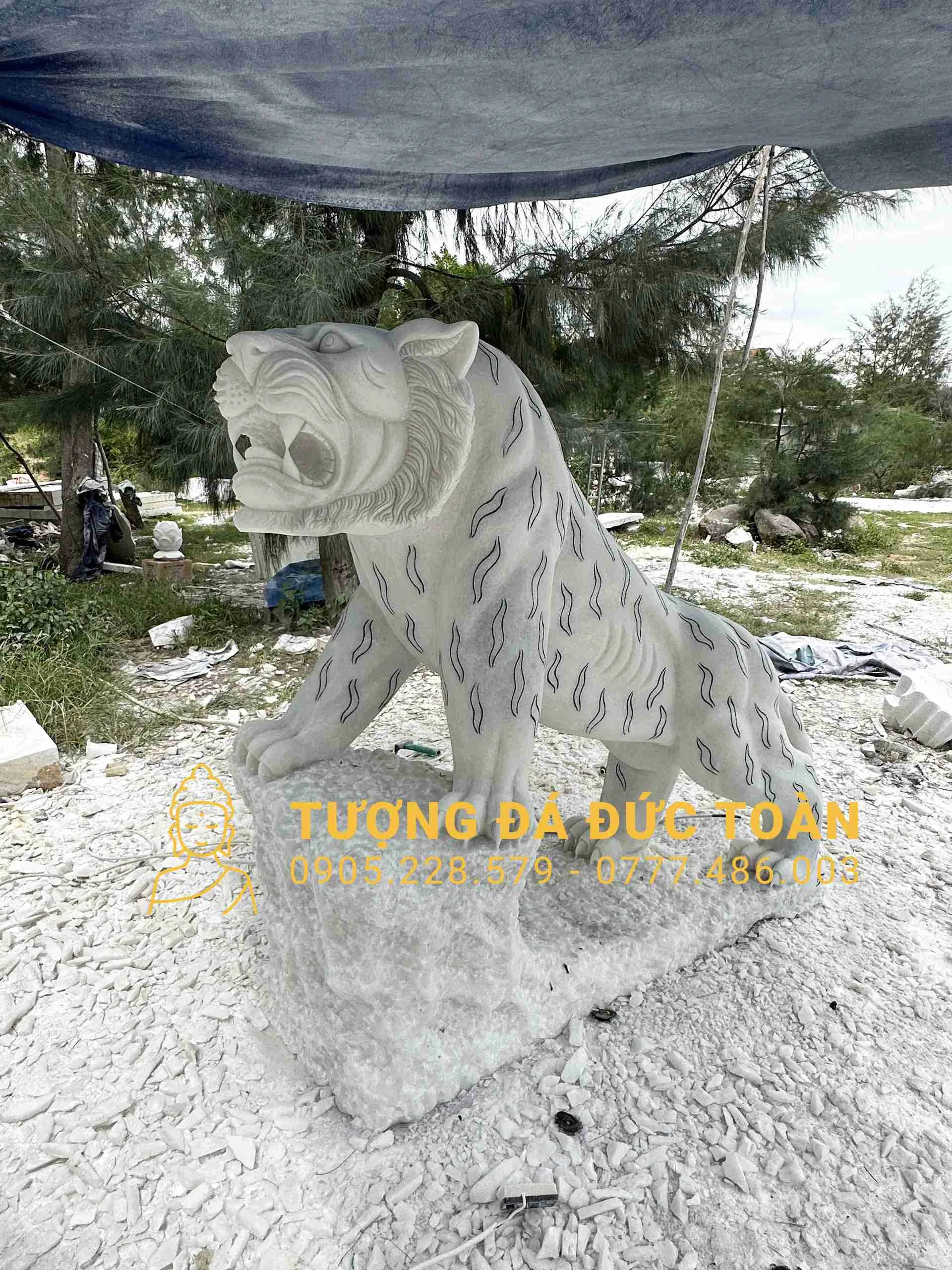 TƯỢNG HỔ ĐÁ CẨM THẠCH TRẮNG NGUYÊN KHỐI