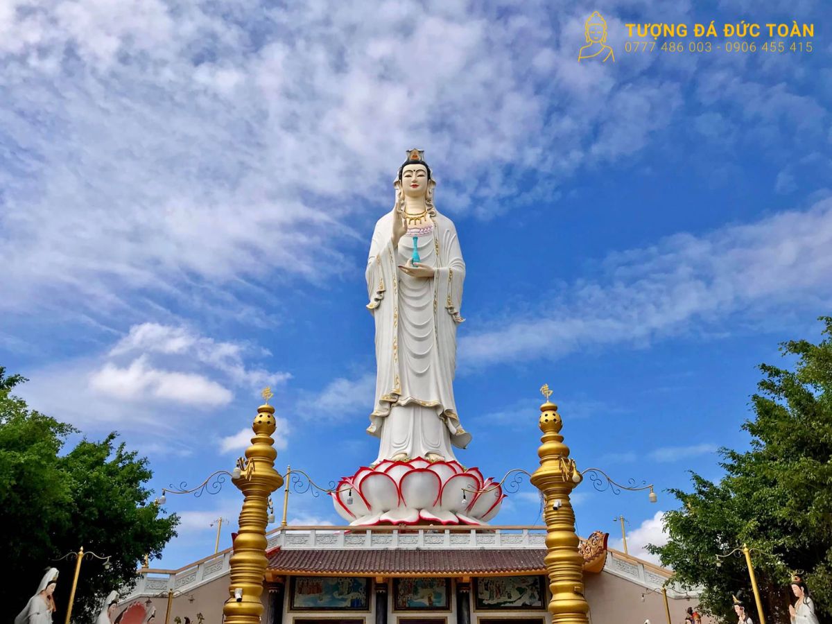Tượng Mẹ Quan Âm Đông Hải Tọa Tại Chùa Hưng Thiện