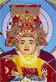 Tượng bà chúa xứ là tượng đàn ông hay đàn bà?