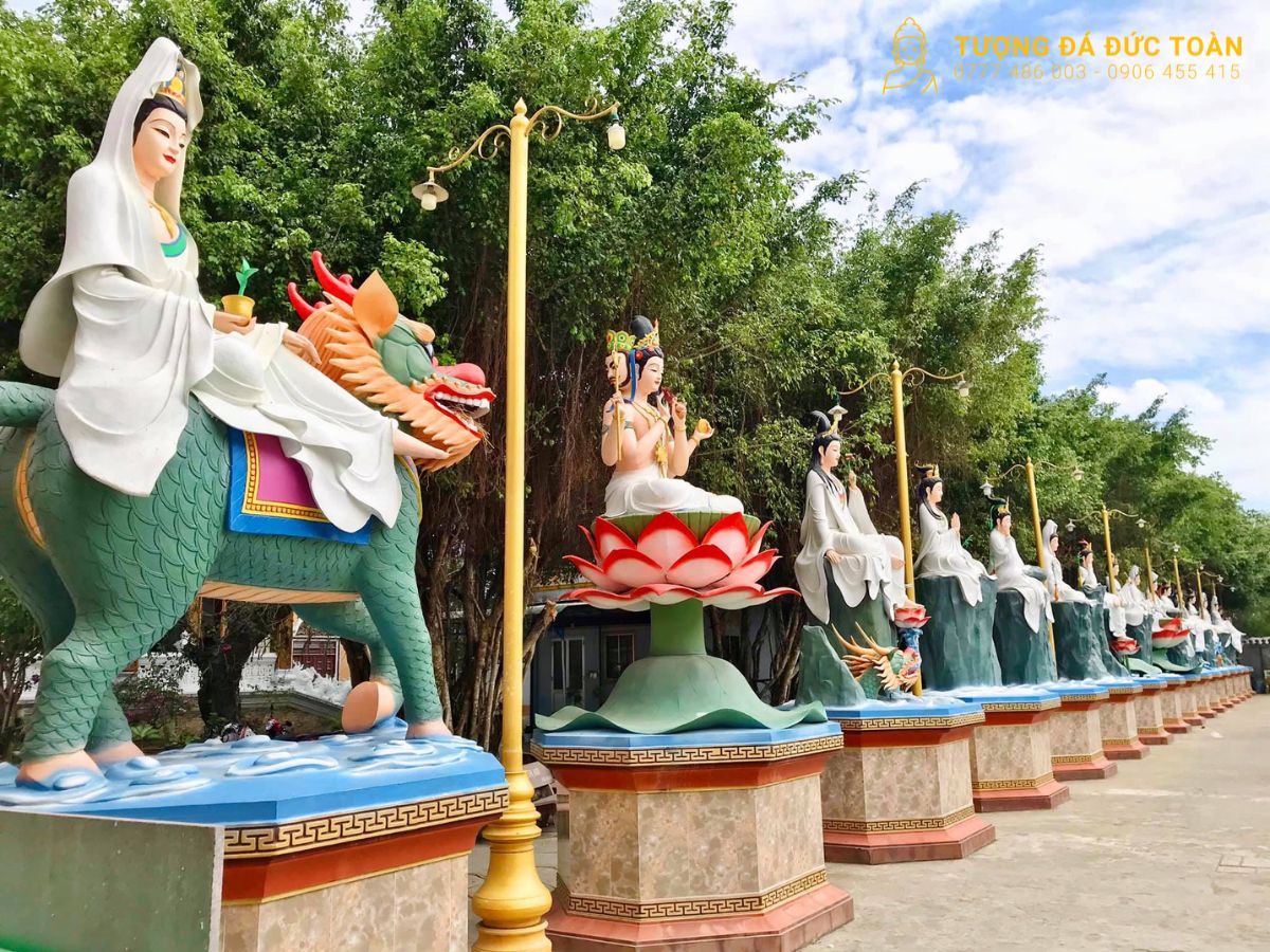 Tượng Mẹ Quan Âm Đông Hải Tọa Tại Chùa Hưng Thiện