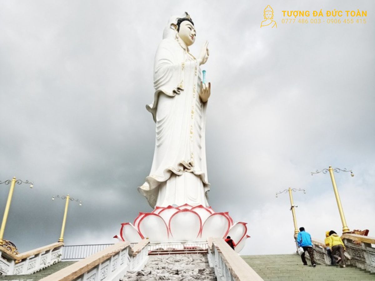 Những Sử Truyện Lịch Sử Bi Hùng