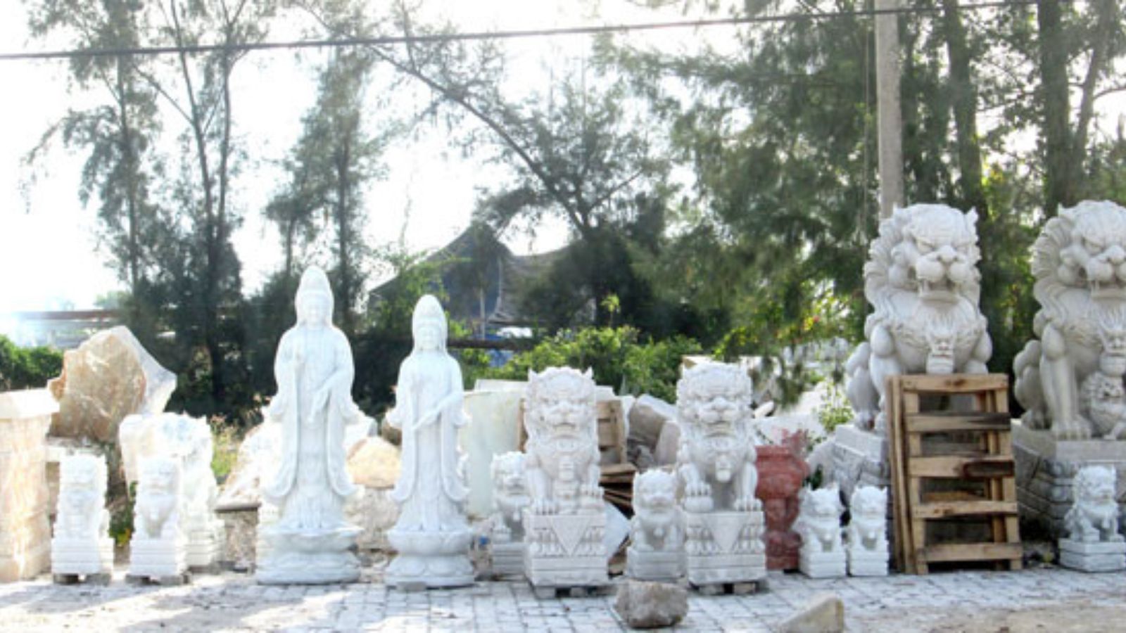 Chuyên Tạc Tượng Đá