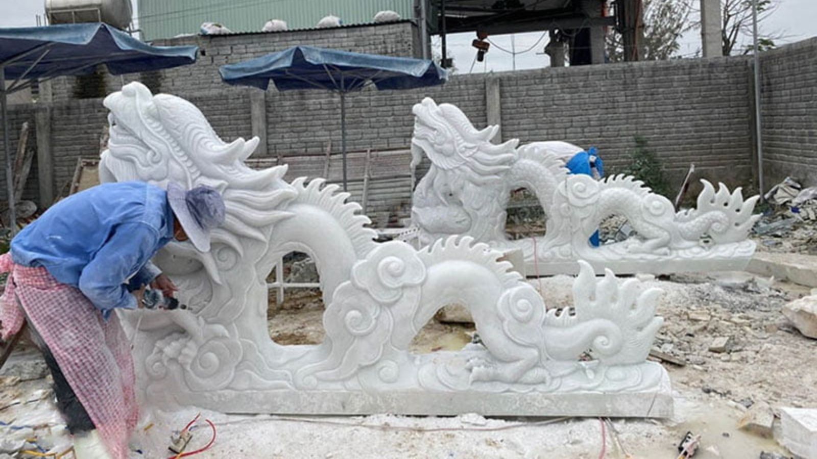 Nhận Tạc Tượng Đá 