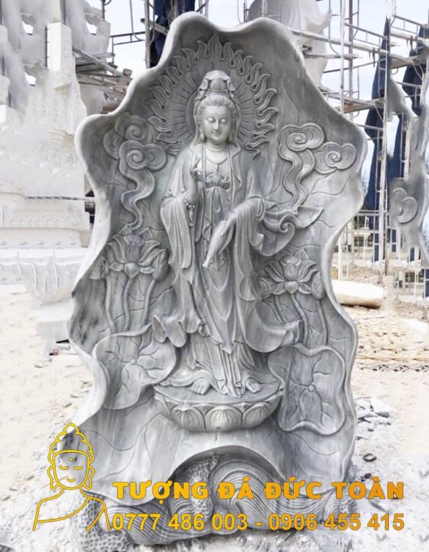 Tạc Tượng Phật Bằng Đá