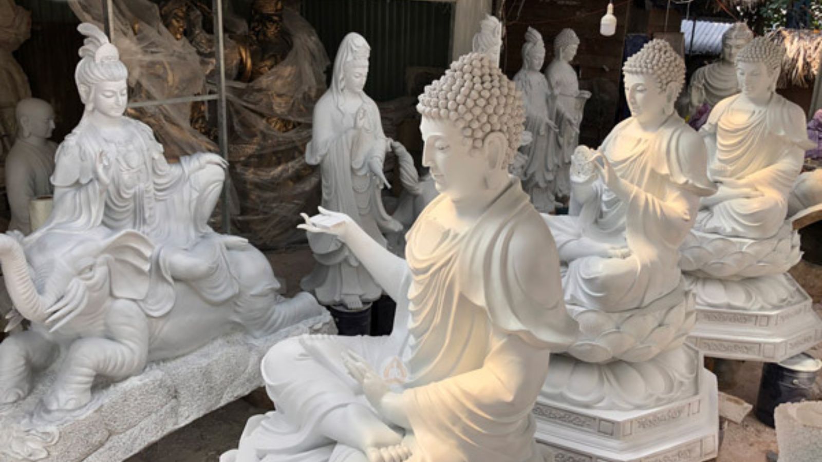 Tượng Phật Dược Sư bằng đá 