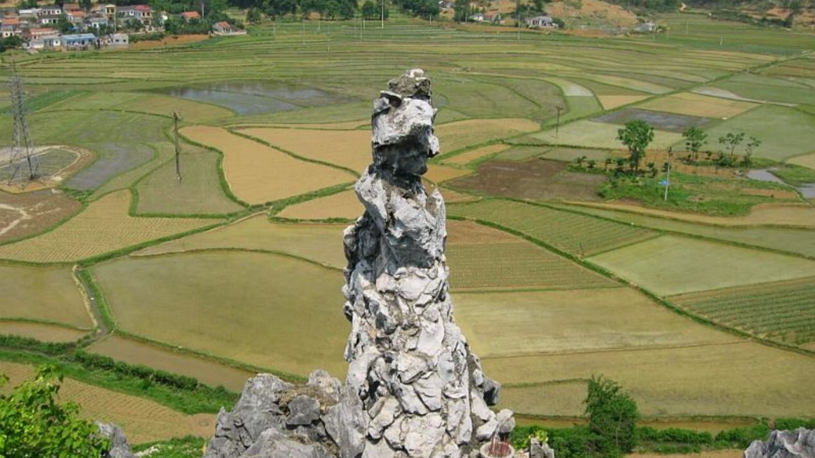 Tượng đá Nàng Tô Thị 