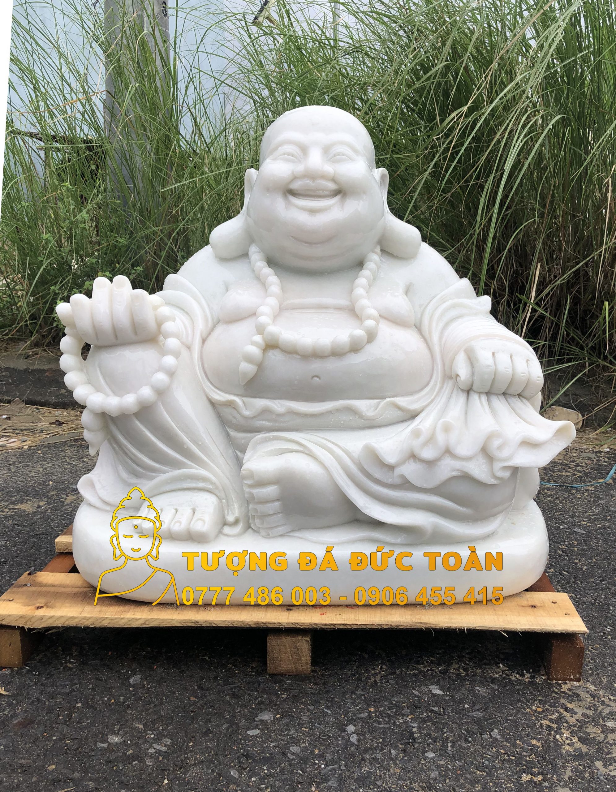 tượng Phật Di Lặc bằng đá Non Nước