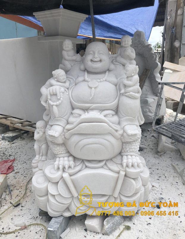 tượng Phật Di Lặc bằng đá Non Nước