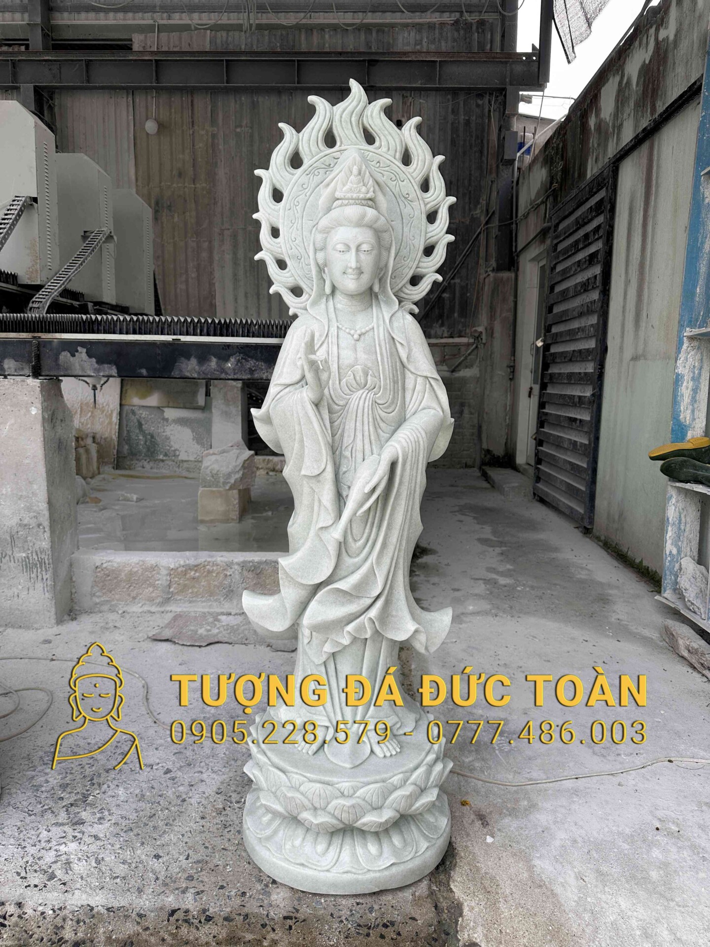 Tượng Mẹ Quan Âm Đứng Đài Sen – Quán Tự Tại Bồ Tát Đại Từ Đại Bi