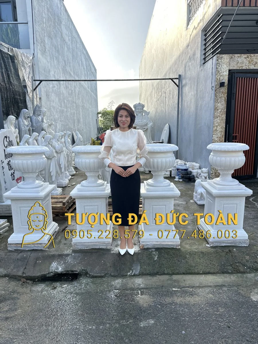 Chậu Hoa Bằng Đá Tự Nhiên Kèm Đế Đôn