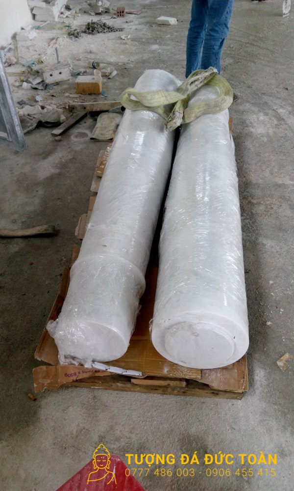 Cột Trụ Đá Tròn Đứng Màu Trắng Đẹp