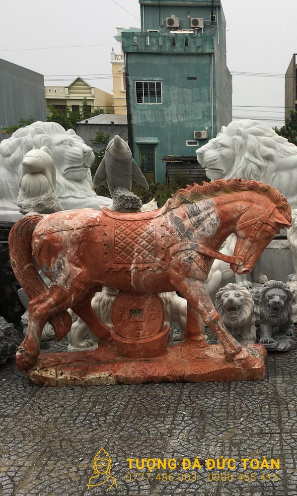 Tượng Ngựa Đá Đỏ Nguyên Khối Đá Mỹ Nghệ Non Nước