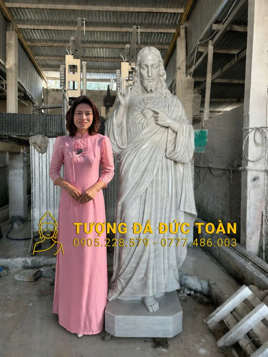 TƯỢNG THÁNH TÂM CHÚA GIESU BẰNG ĐÁ CAO 2,5M – JS_ 05