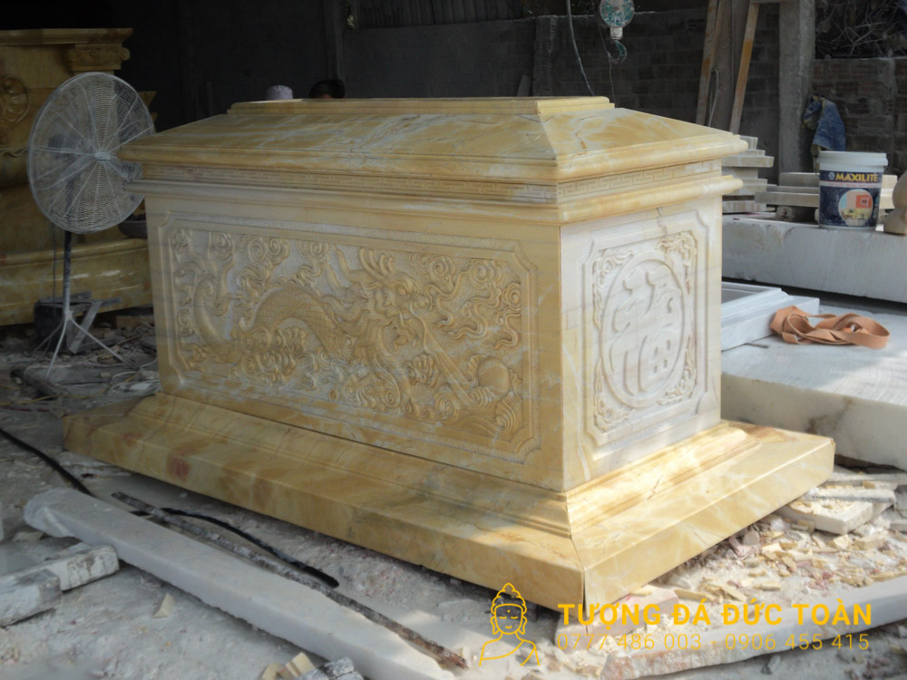 Lăng Mộ Đá Cẩm Thạch Màu Vàng Nguyên Khối