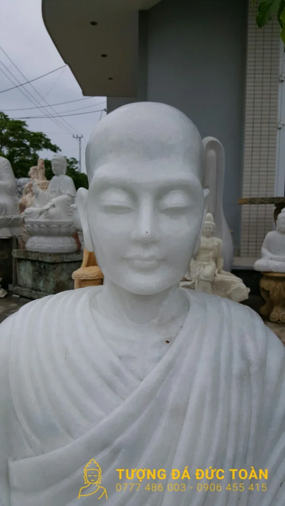 Chi tiết Tượng một vị Thập Đại Đệ Tử dáng ngồi
