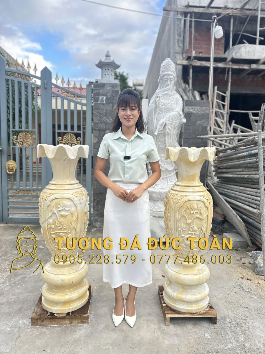 LỤC BÌNH ĐÁ VÀNG ĐIÊU KHẮC HOA VĂN TINH XẢO CAO 1,2M