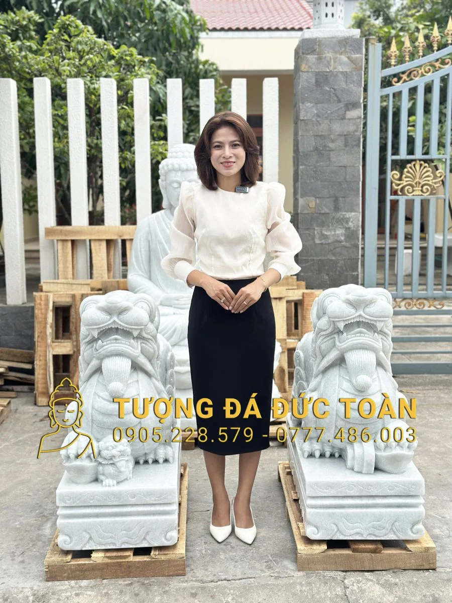 TƯỢNG TÙY HƯU TRẤN CỔNG BẰNG ĐÁ