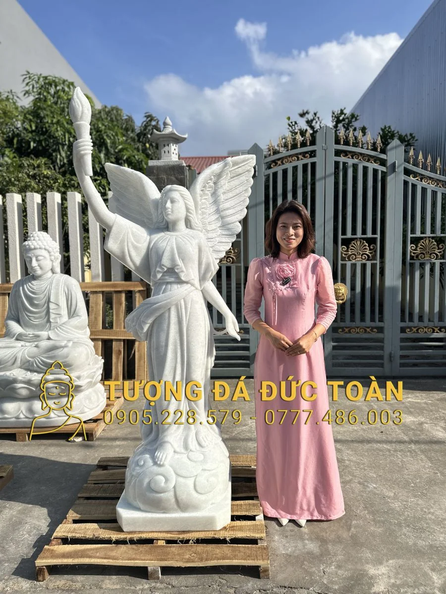 TƯỢNG THIÊN THẦN CẦM ĐUỐC BẰNG ĐÁ CAO 2M – 09