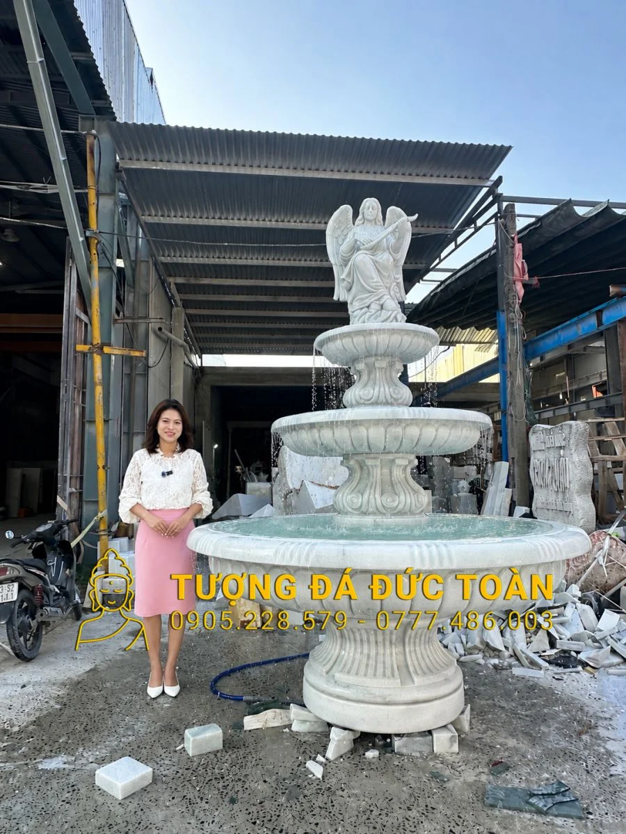Đài phun nước bằng đá cao 3,5m