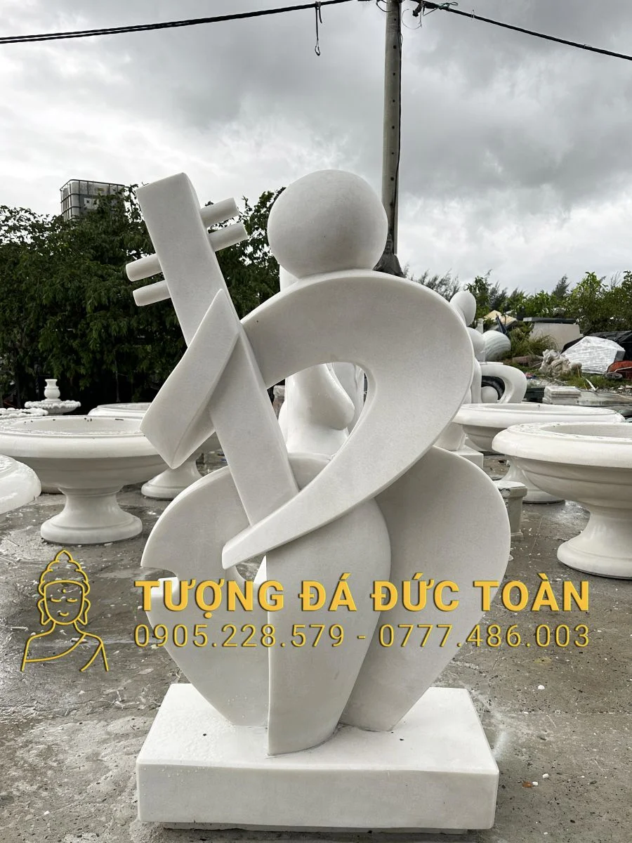 TƯỢNG NGHỆ THUẬT SÂN VƯỜN