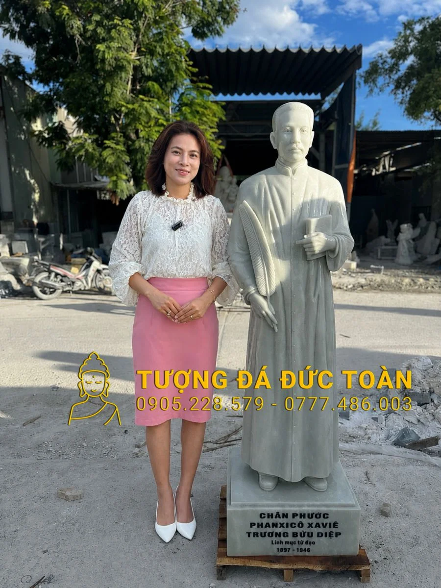 TƯỢNG CHÂN DUNG CHA TRƯƠNG BỬU DIỆP CAO 1,8M BẰNG ĐÁ